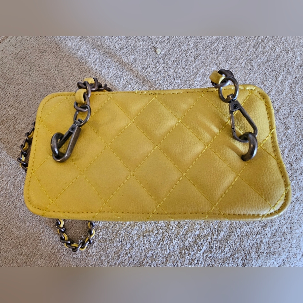 Yellow rectangular shaped purse from Italy 🇮🇹 - Picture 2 of 6